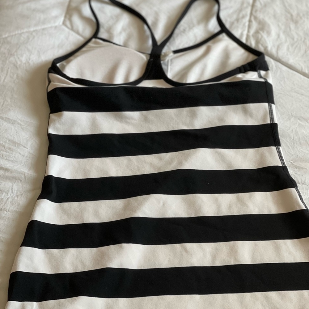 Lululemon Racerback top size 6 - Picture 5 of 9